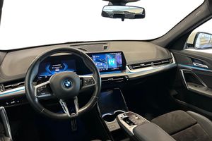 BMW iX1 bild 10