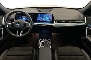 BMW iX1 bild 15