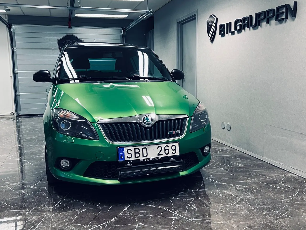 Vehicle image 6