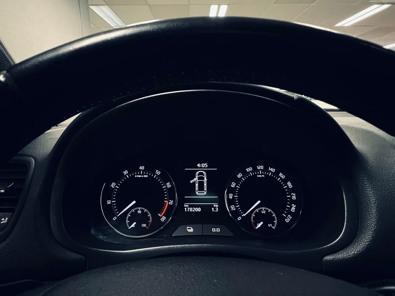 Vehicle image 16