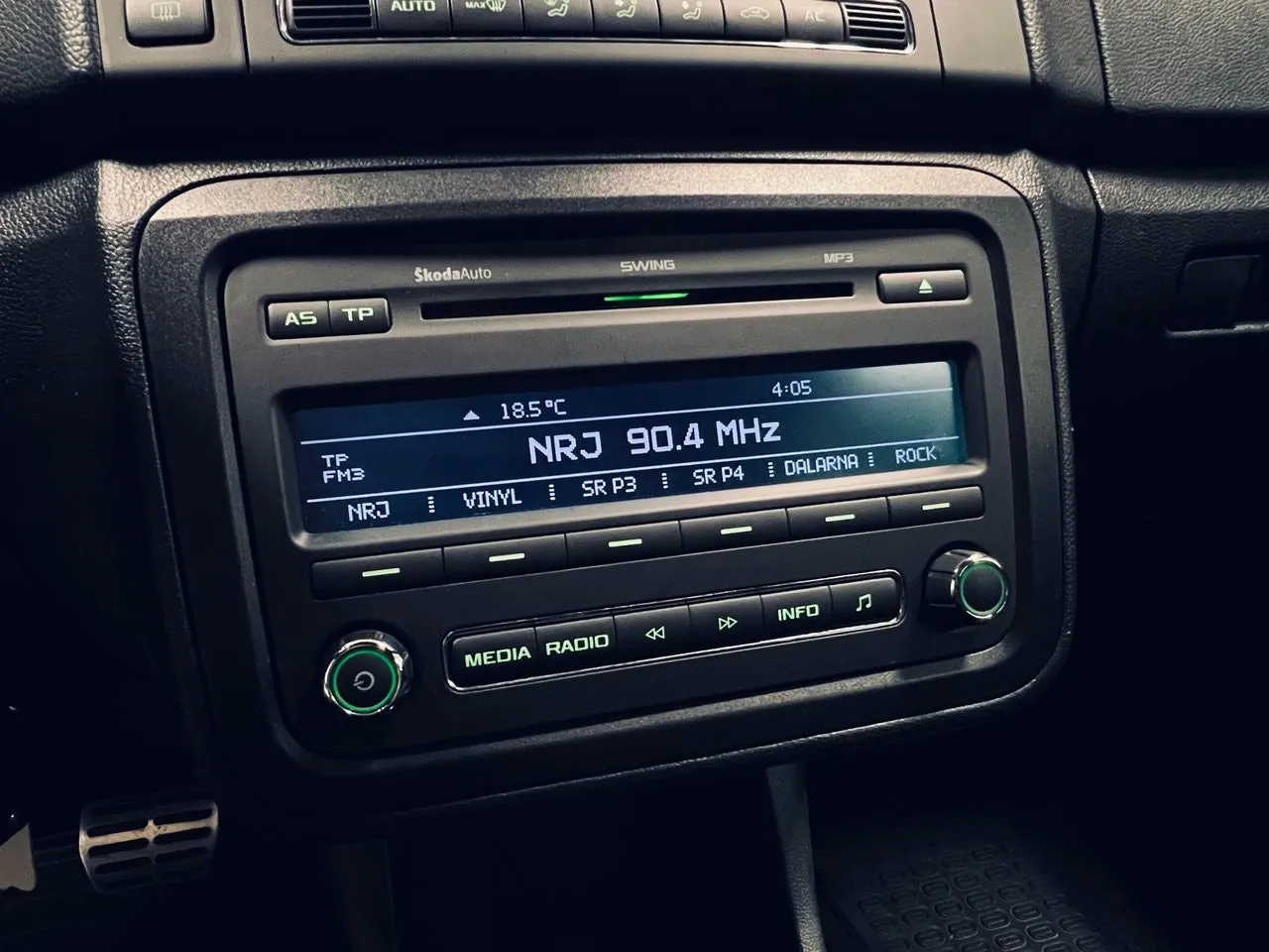 Vehicle image 18