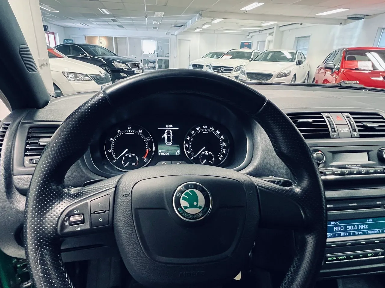 Vehicle image 15