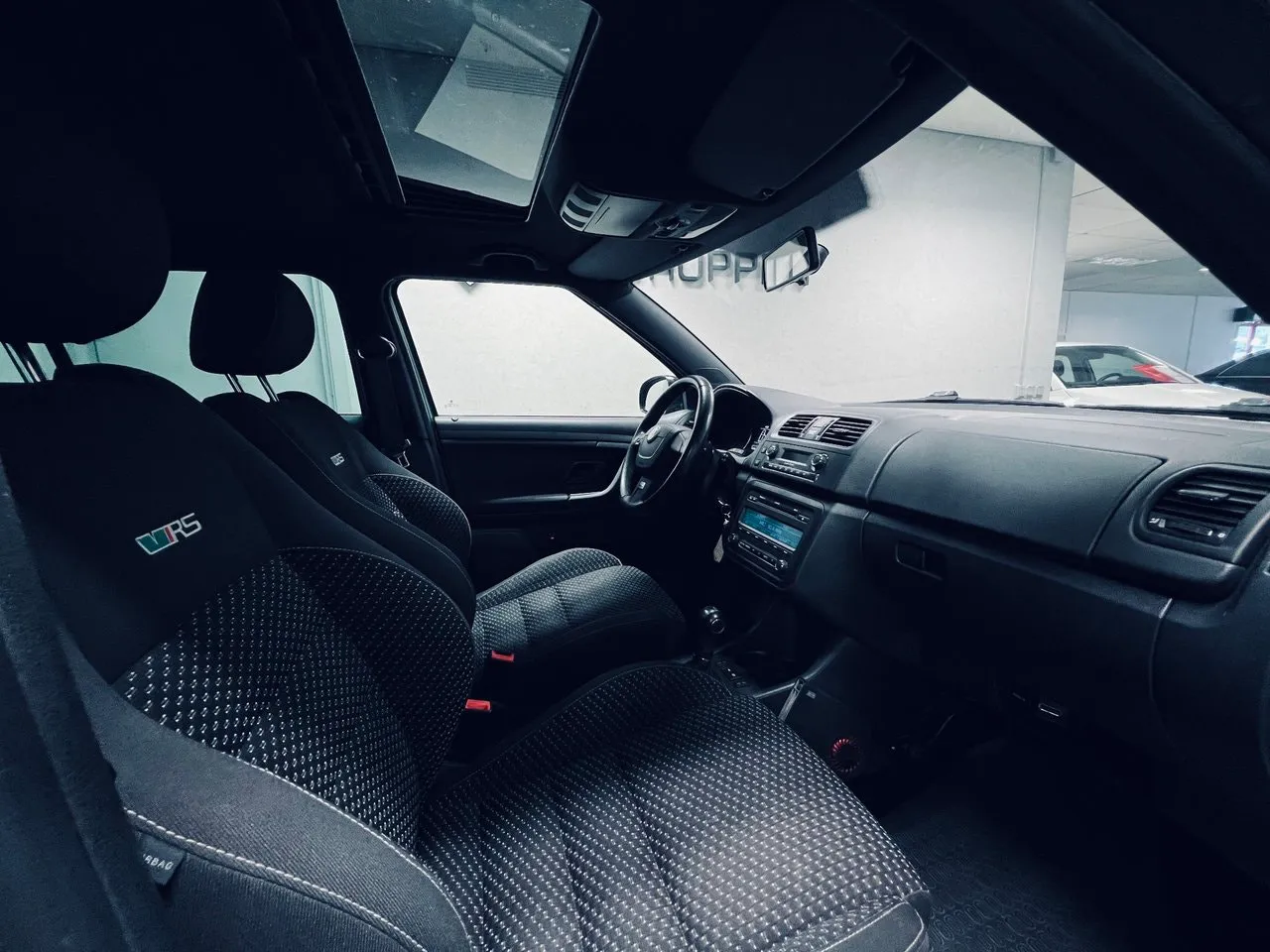 Vehicle image 8