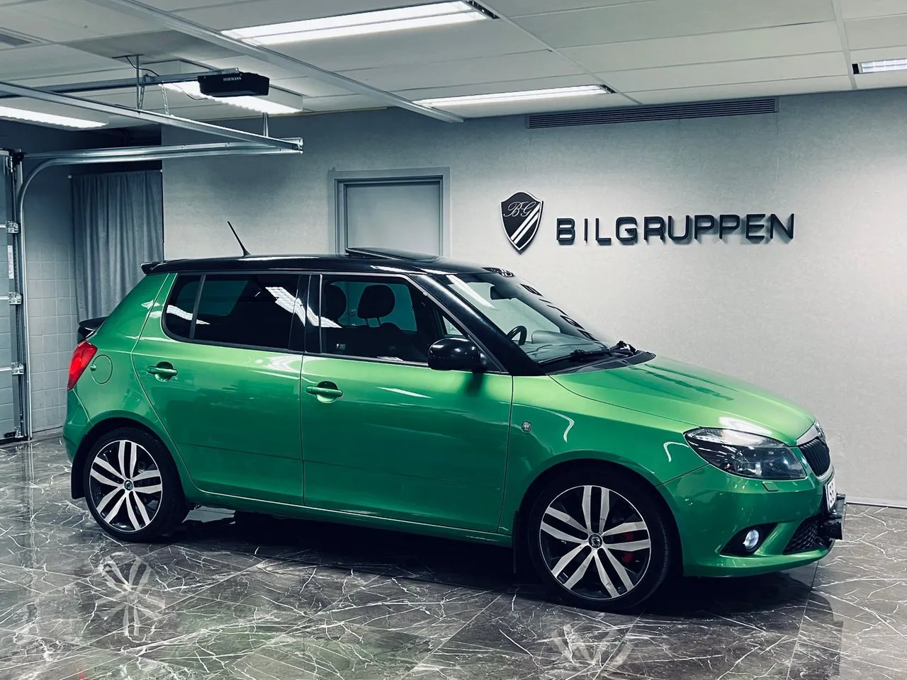 Vehicle image 1