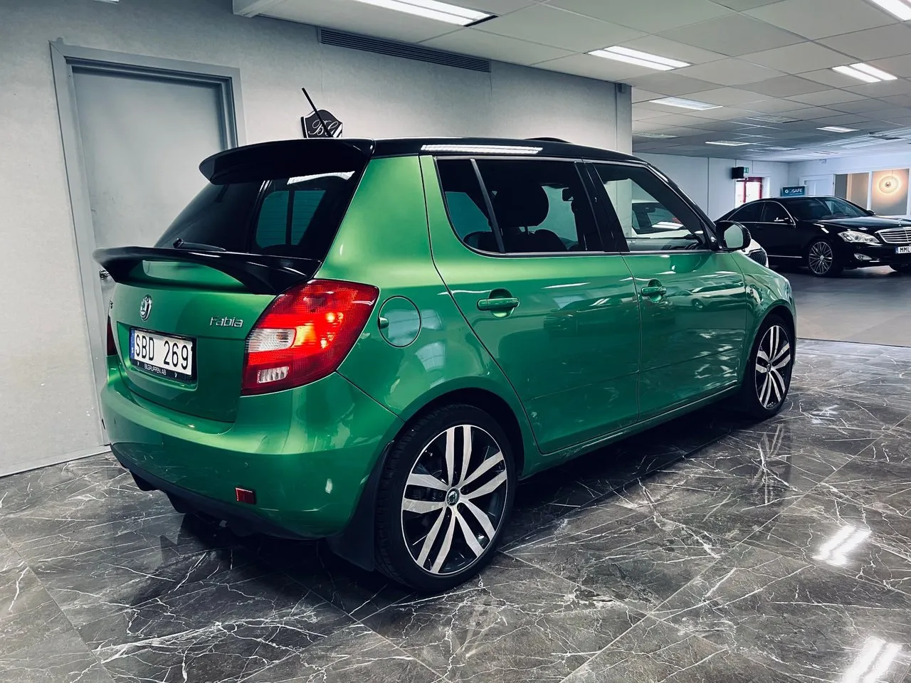 Vehicle image 3