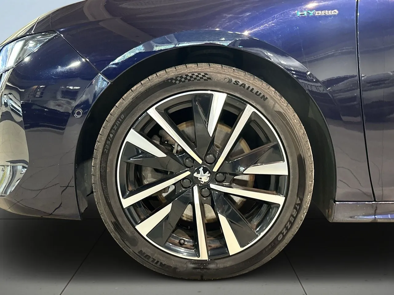 Vehicle image 13
