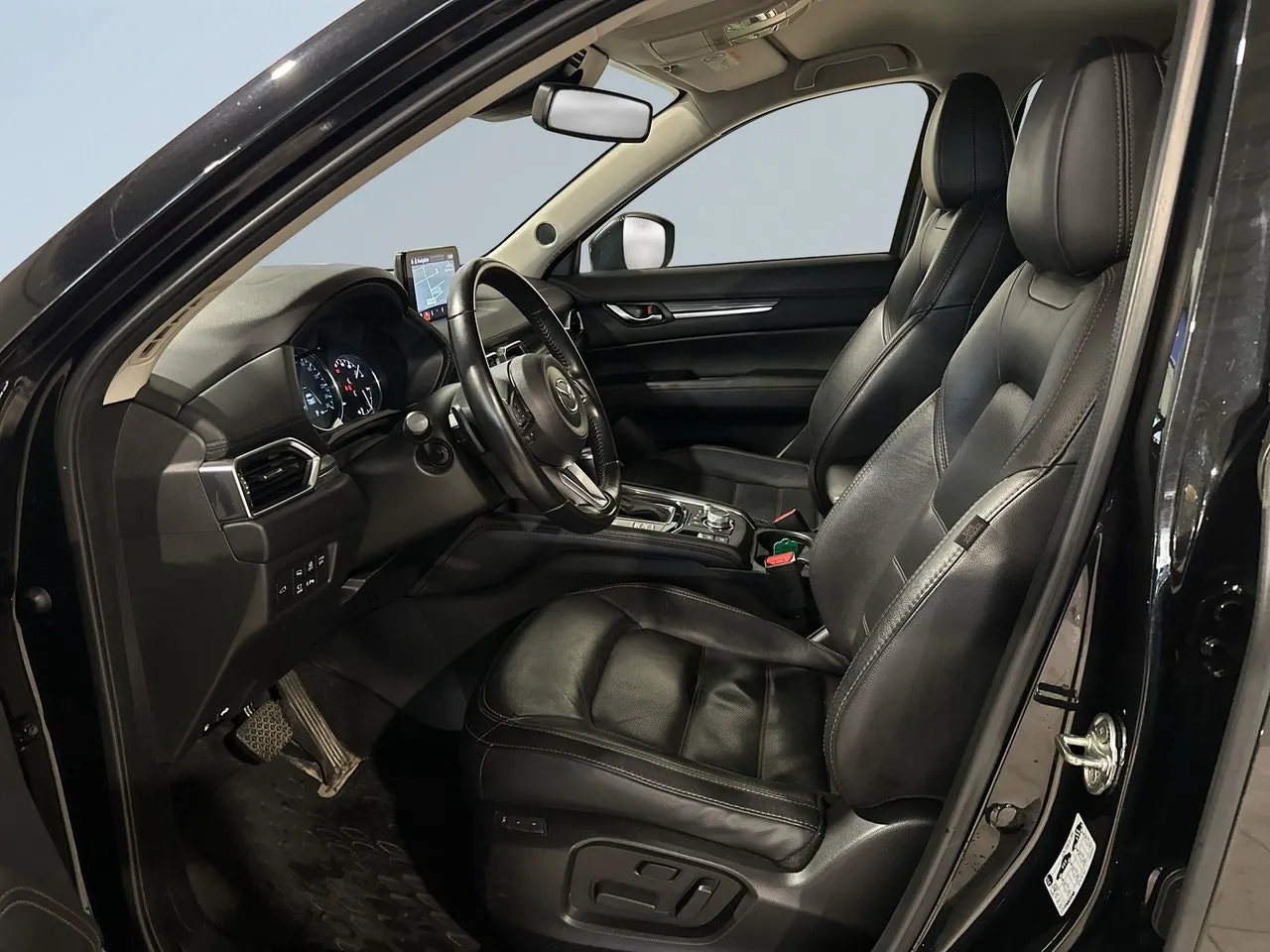 Vehicle image 6