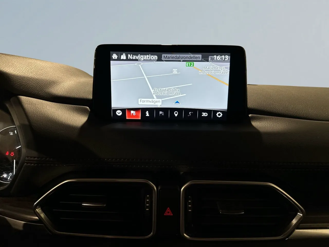 Vehicle image 14