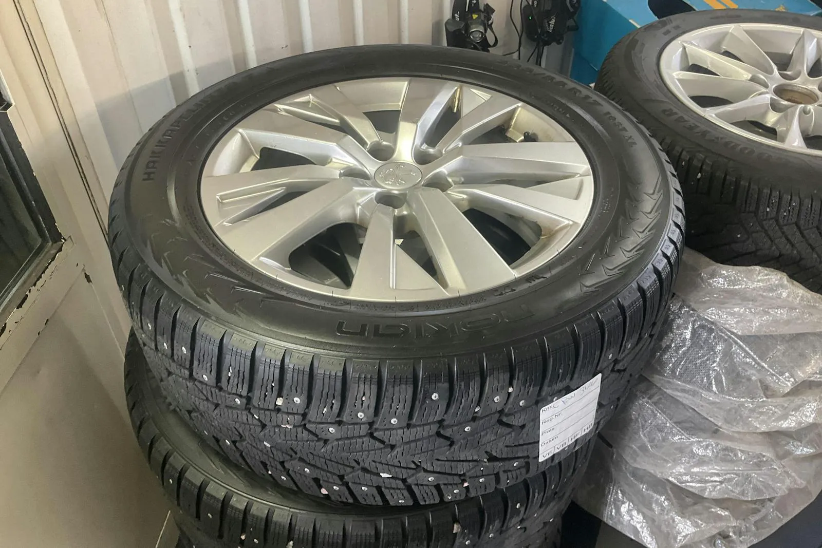 Vehicle image 11