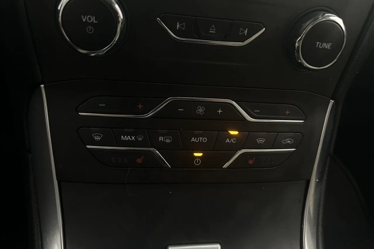 Vehicle image 29