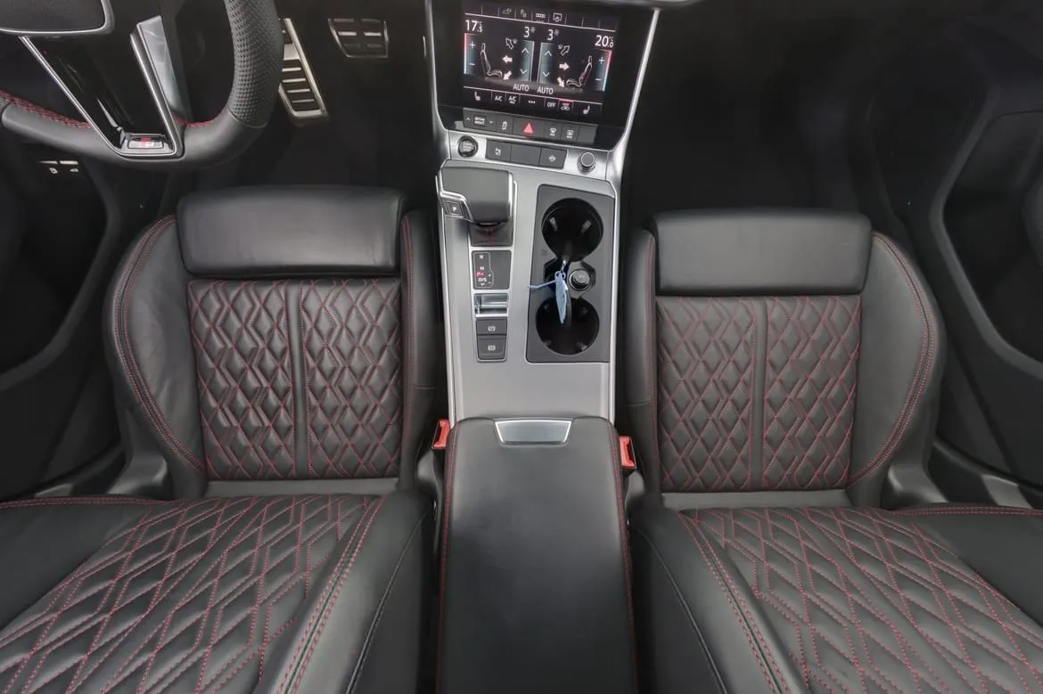 Vehicle image 19