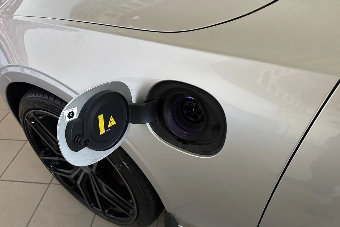 Vehicle image 20