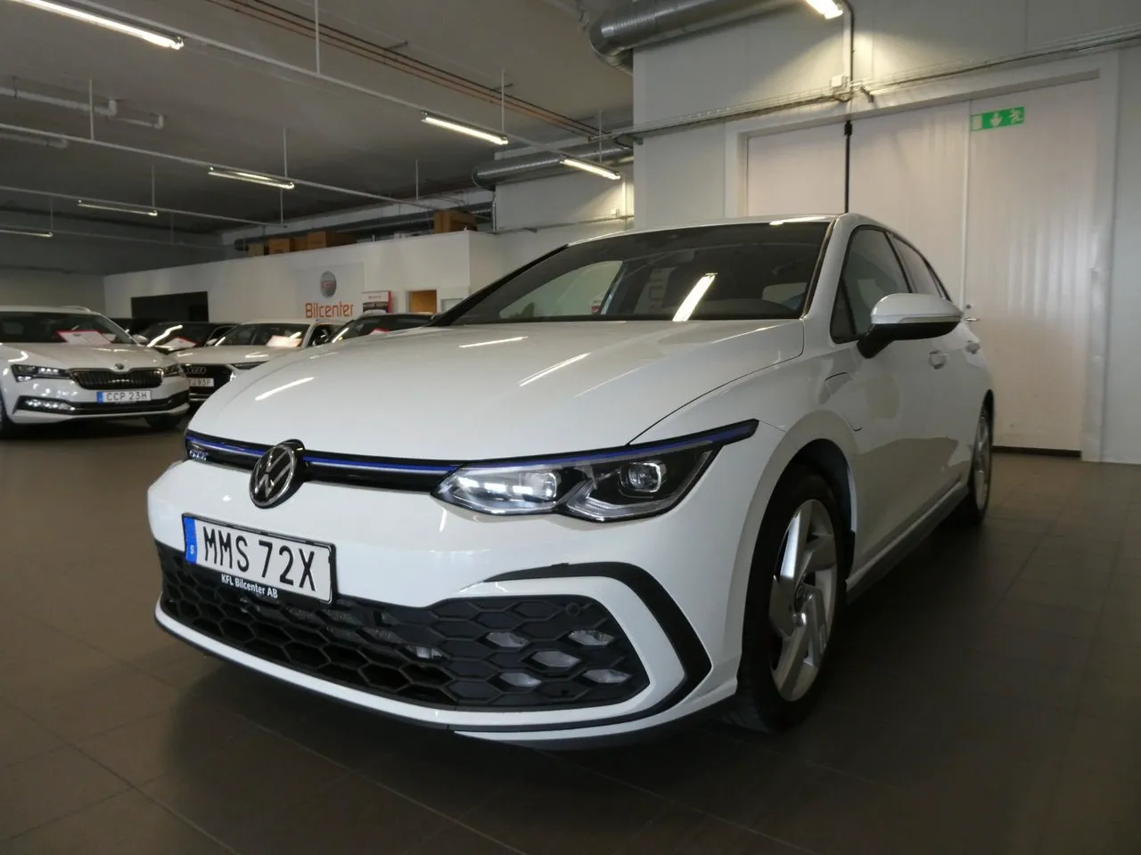 Vehicle image 10