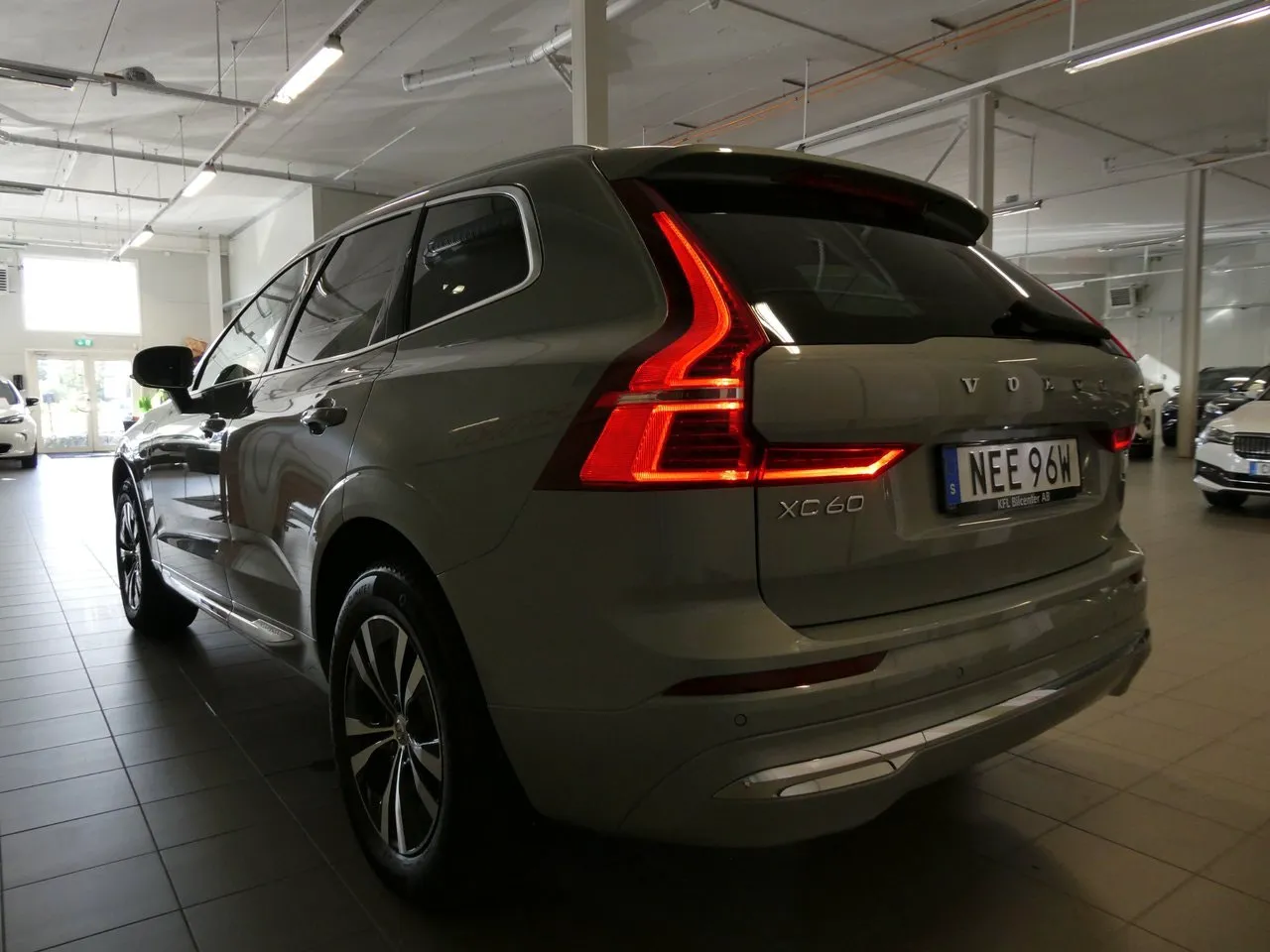 Vehicle image 9