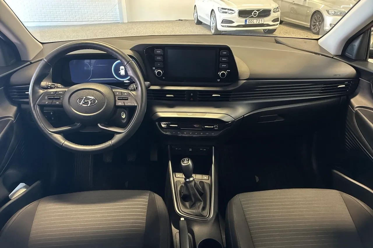 Vehicle image 7