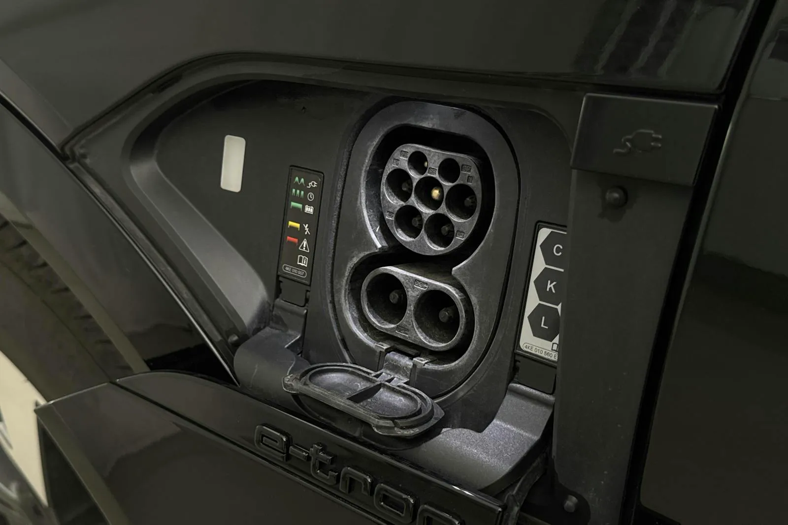Vehicle image 21