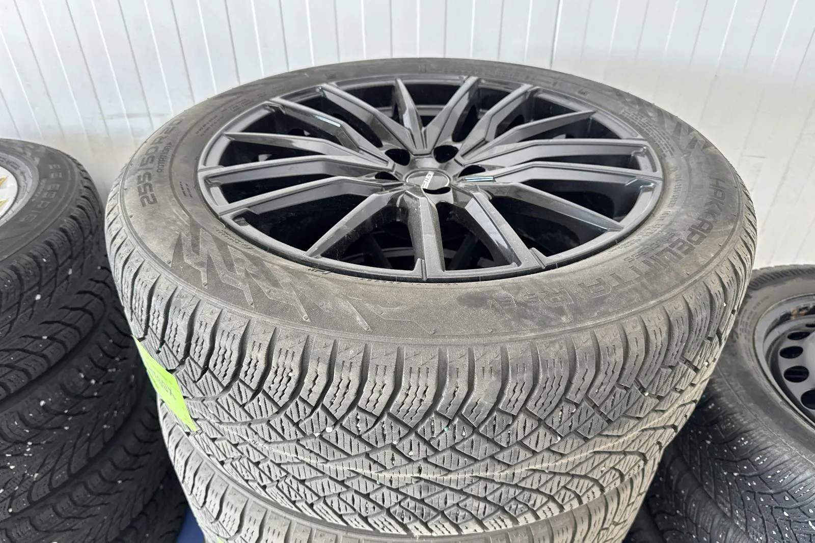 Vehicle image 22