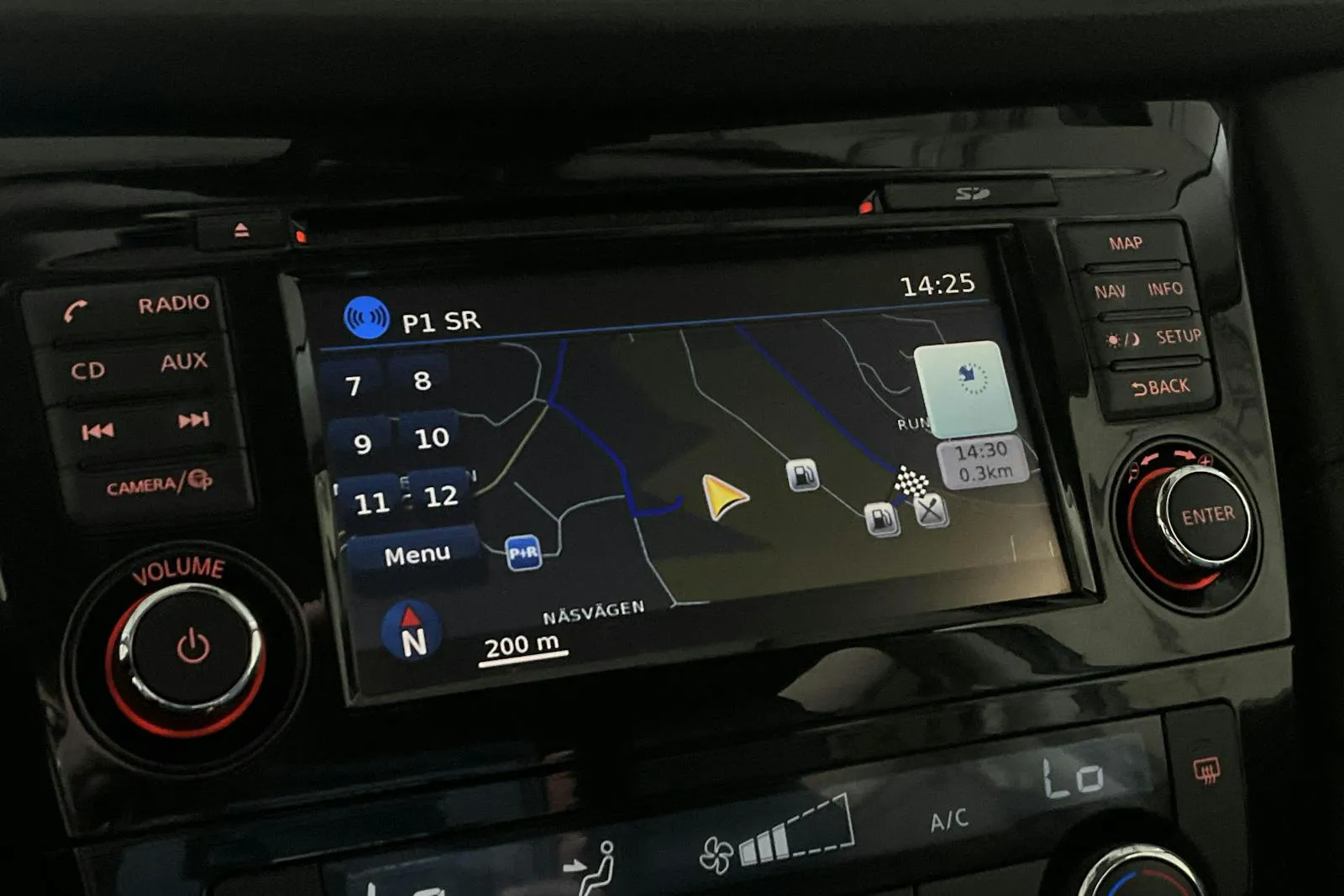 Vehicle image 10