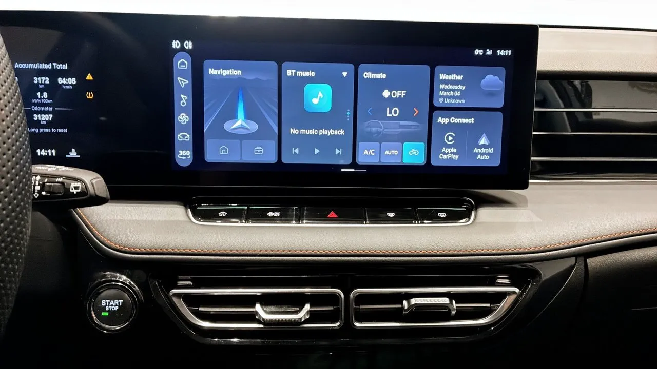 Vehicle image 14