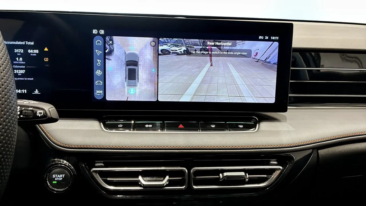 Vehicle image 15