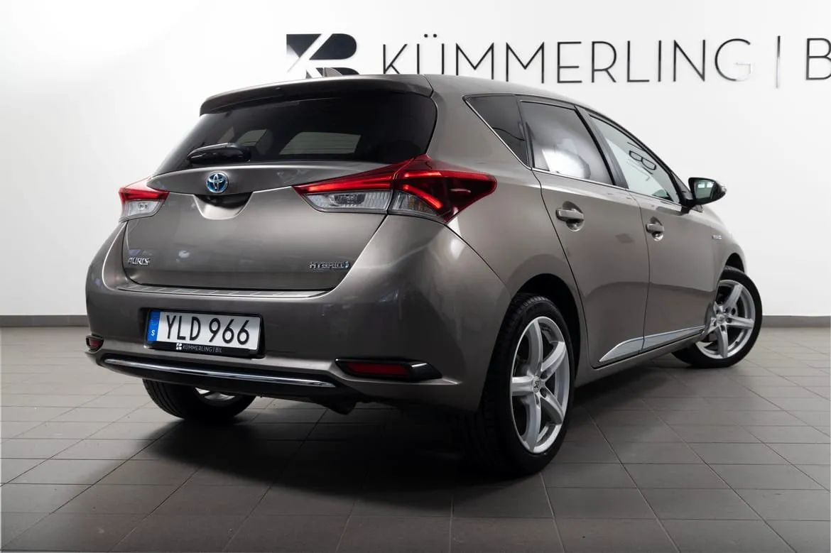 Vehicle image 11