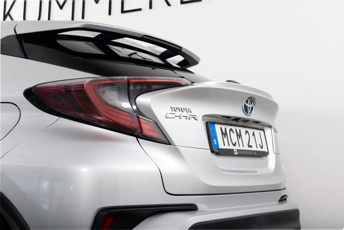 Vehicle image 6