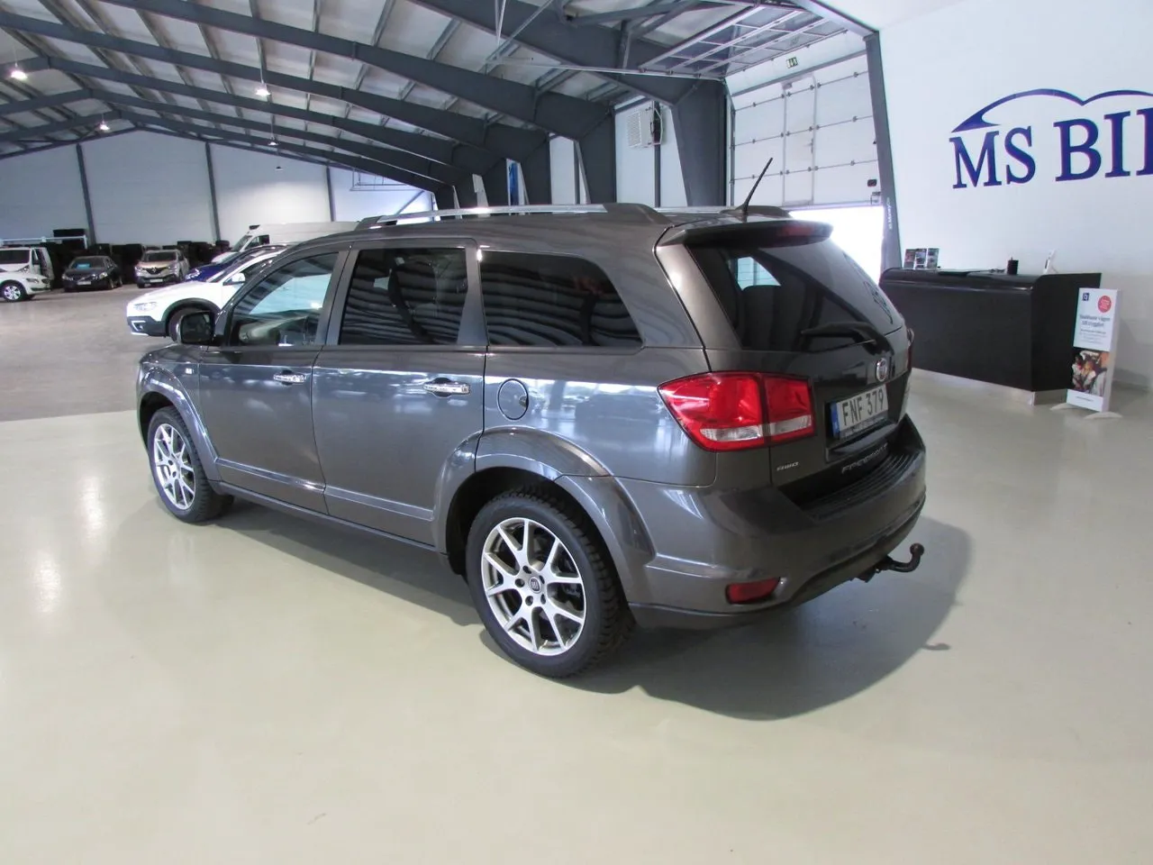 Vehicle image 6