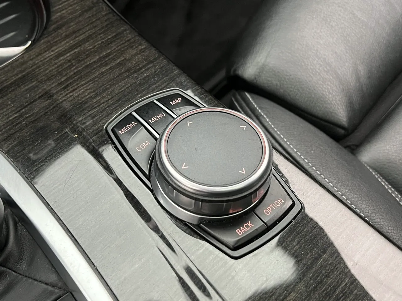 Vehicle image 27