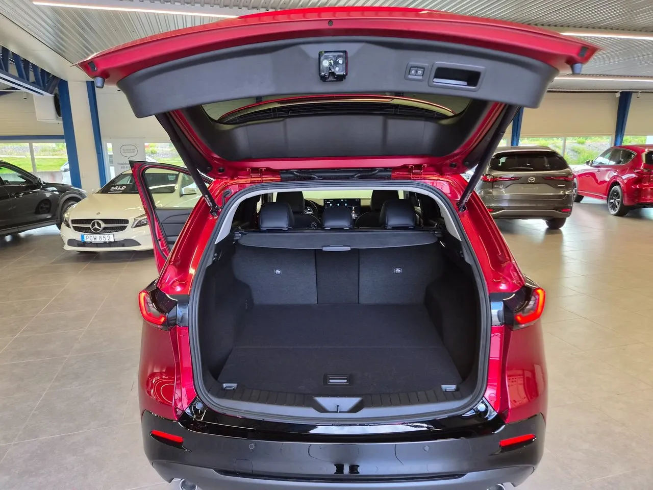 Vehicle image 15