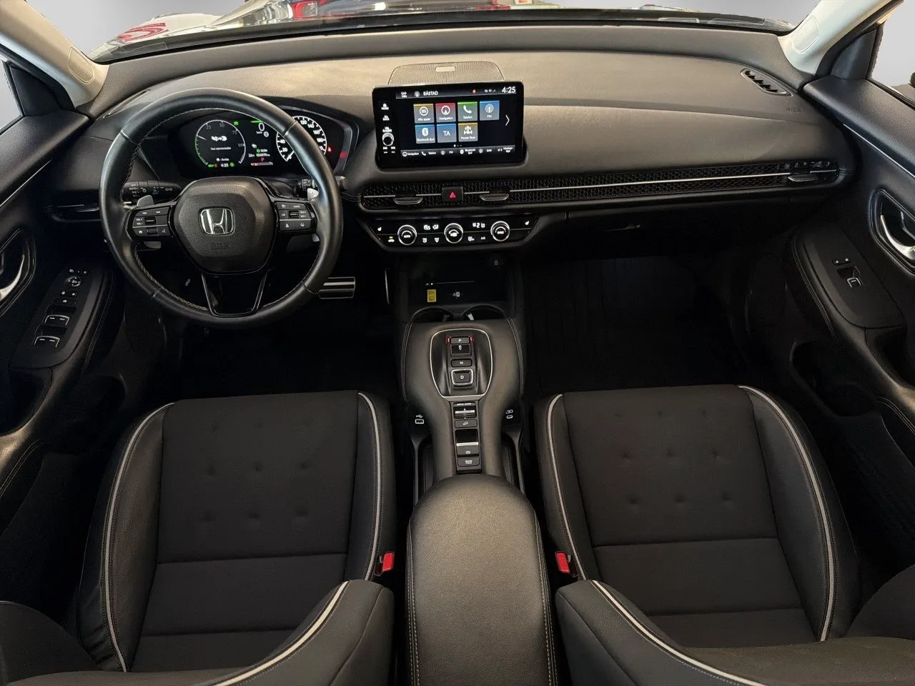 Vehicle image 10