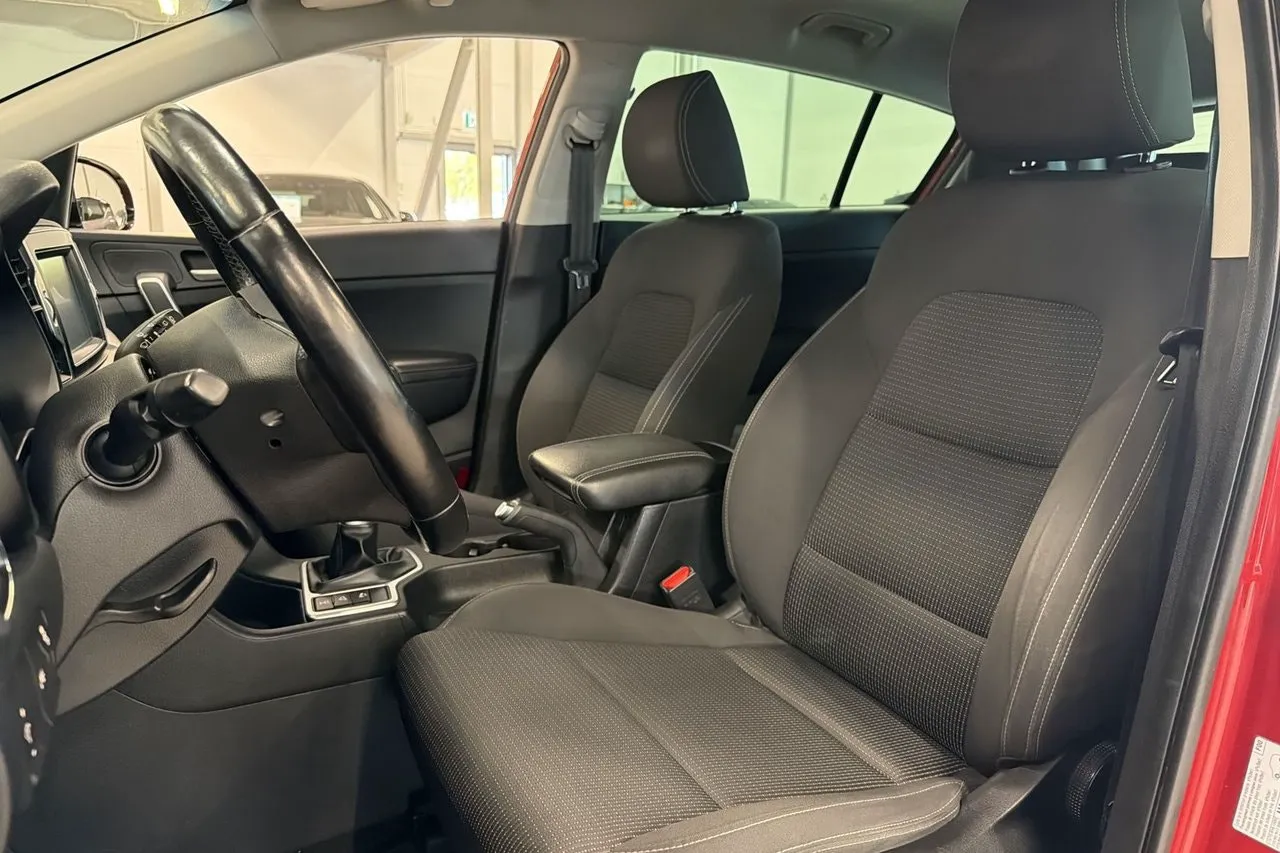 Vehicle image 16