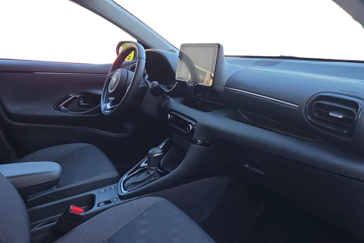 Vehicle image 6