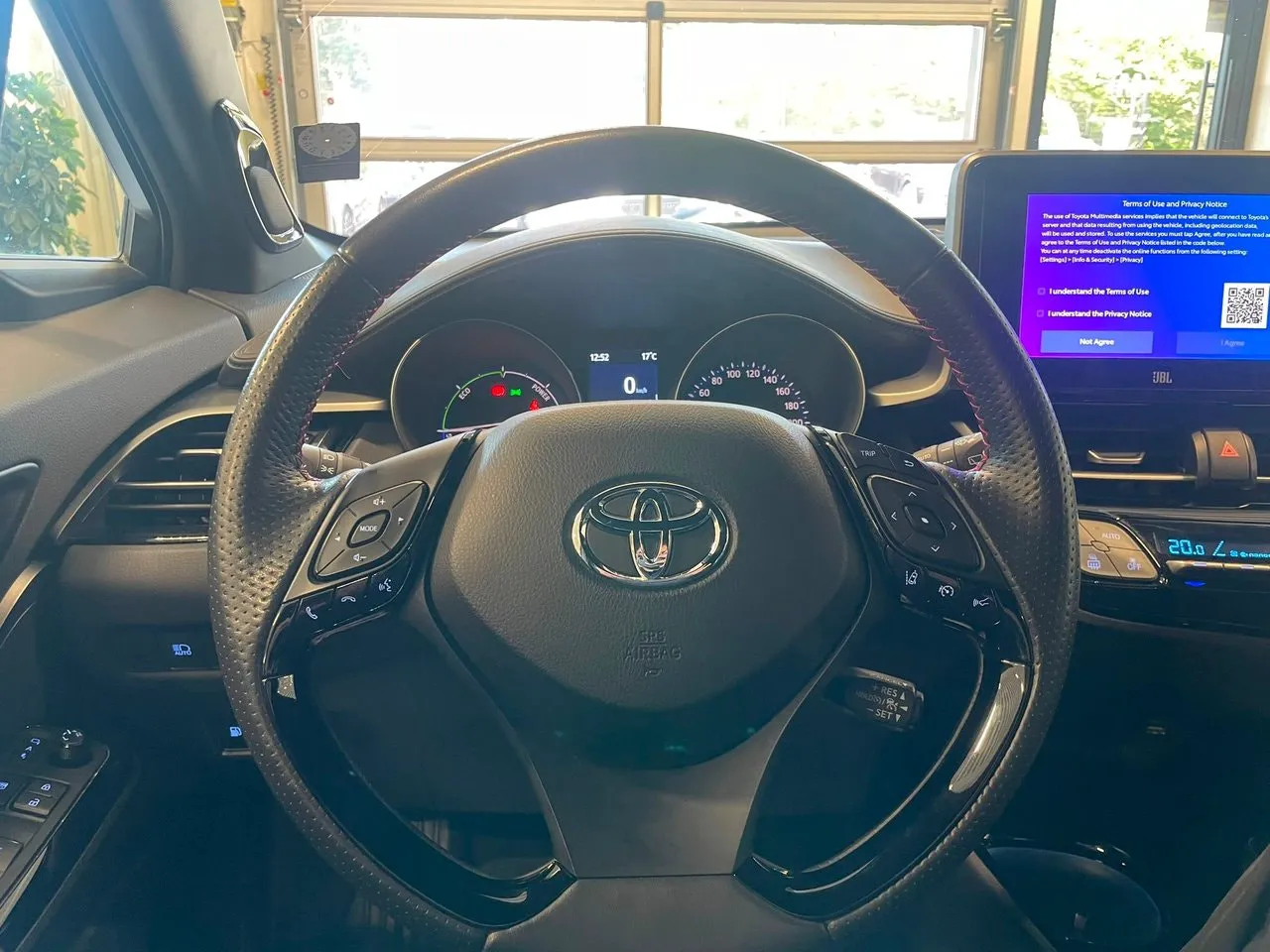 Vehicle image 17