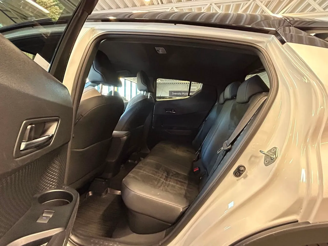 Vehicle image 25