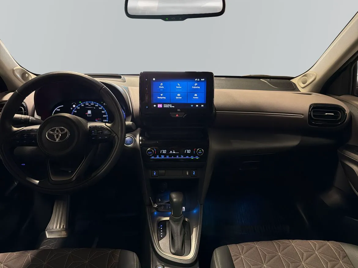 Vehicle image 7
