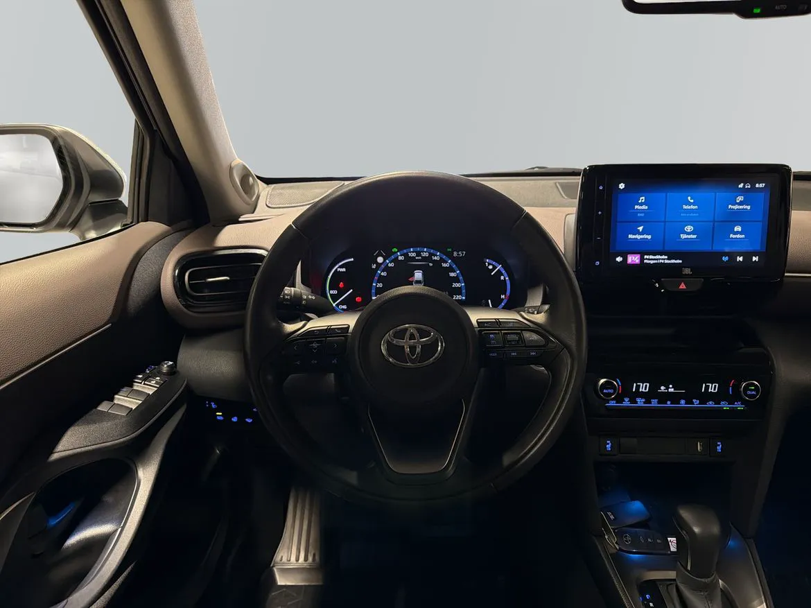 Vehicle image 8