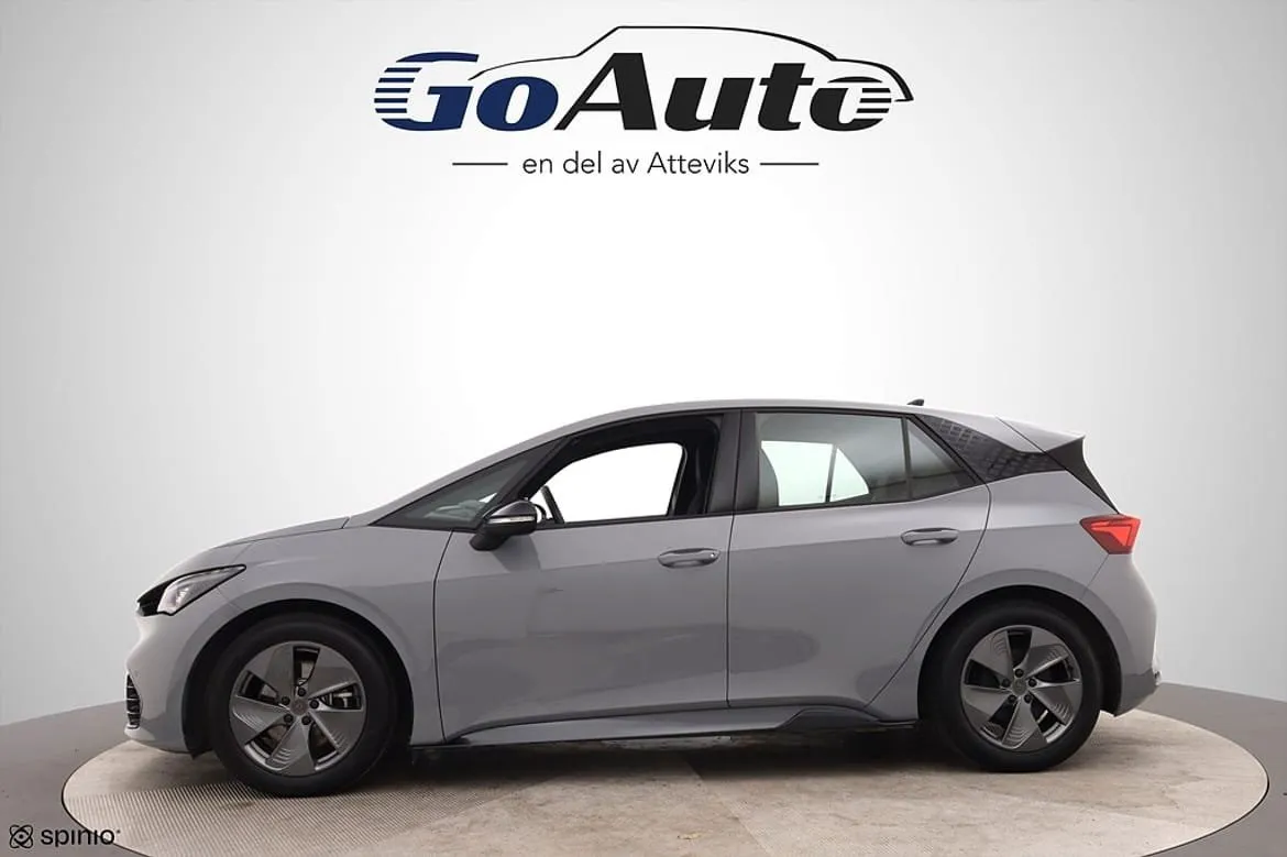 Vehicle image 5
