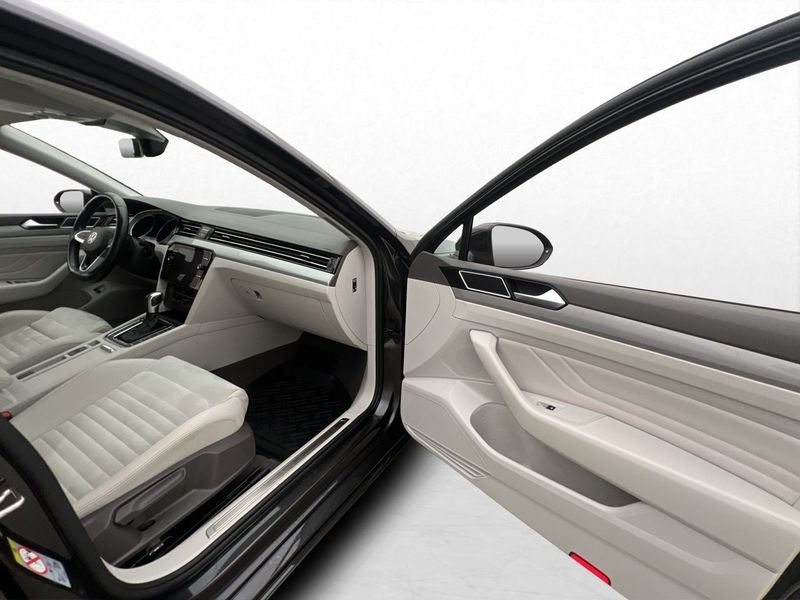 Volkswagen Passat bild 12