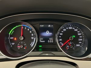 Volkswagen Passat bild 15