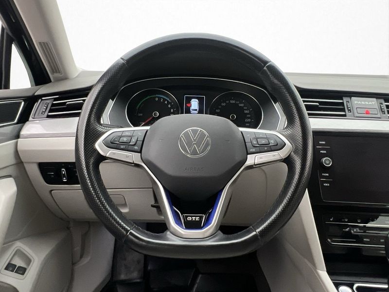 Volkswagen Passat bild 10