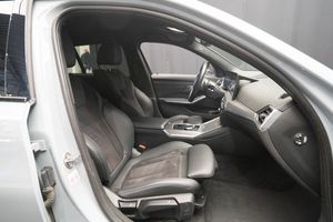 BMW 330 bild 16