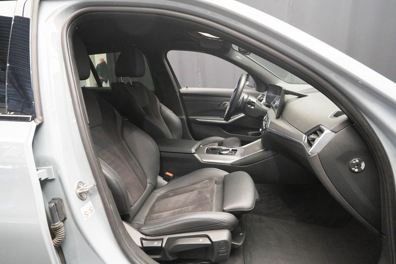 BMW 330 bild 16