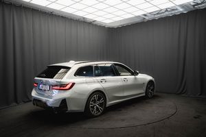 BMW 330 bild 7