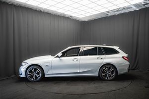 BMW 330 bild 10