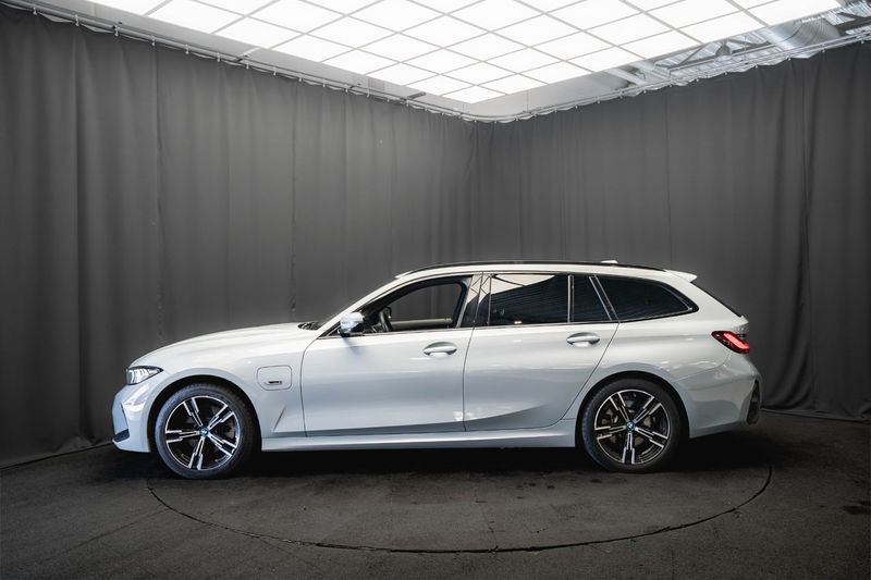 BMW 330 bild 10