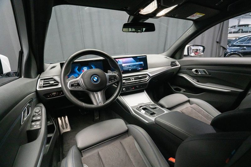 BMW 330 bild 11