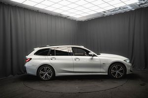 BMW 330 bild 6