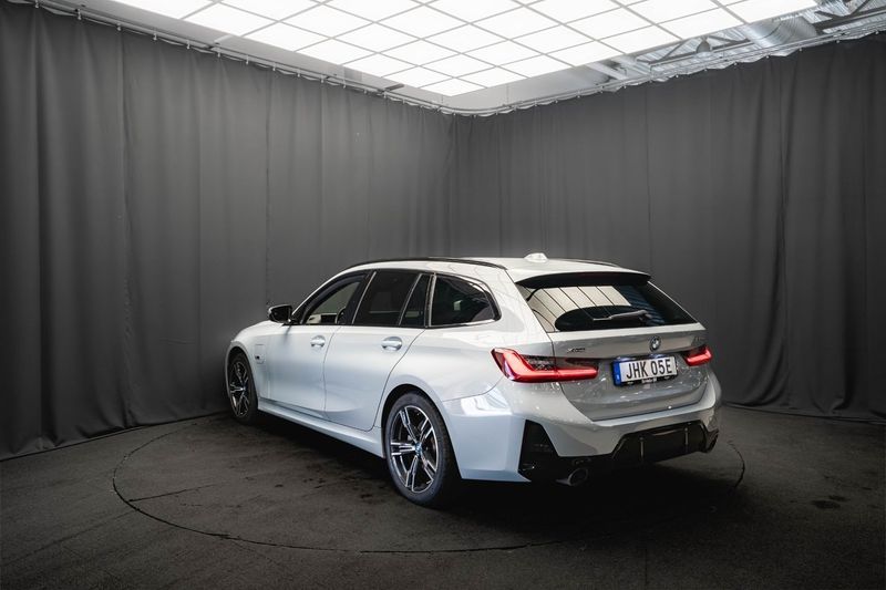 BMW 330 bild 9