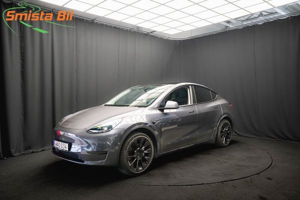 Tesla Model Y Standard Range RWD 20'' DRAG PANO LÄDER 1-ÄGARE MOMS - 2023