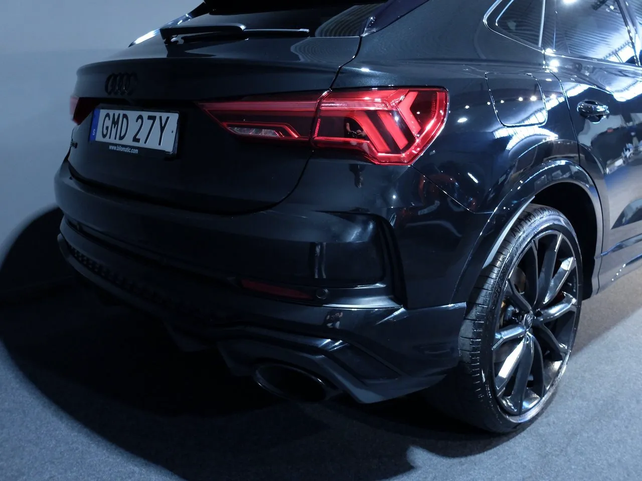Vehicle image 9